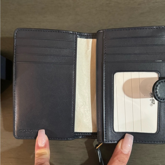 Coach NWT Perforated Signature Leather Medium Corner Zip Wallet - Picture 3 of 5